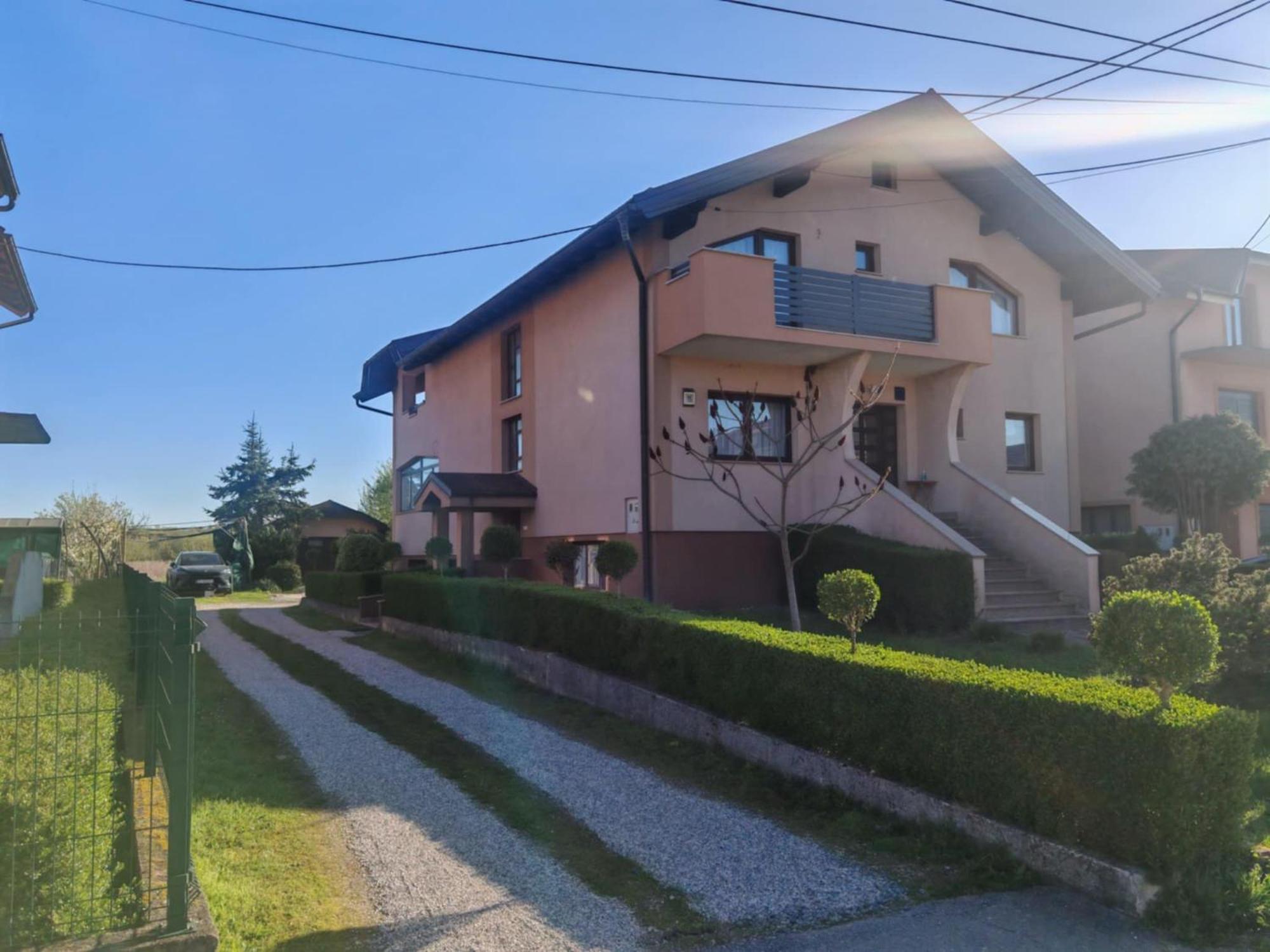 Apartman Kristian Zagreb Airport Velika Gorica Dış mekan fotoğraf